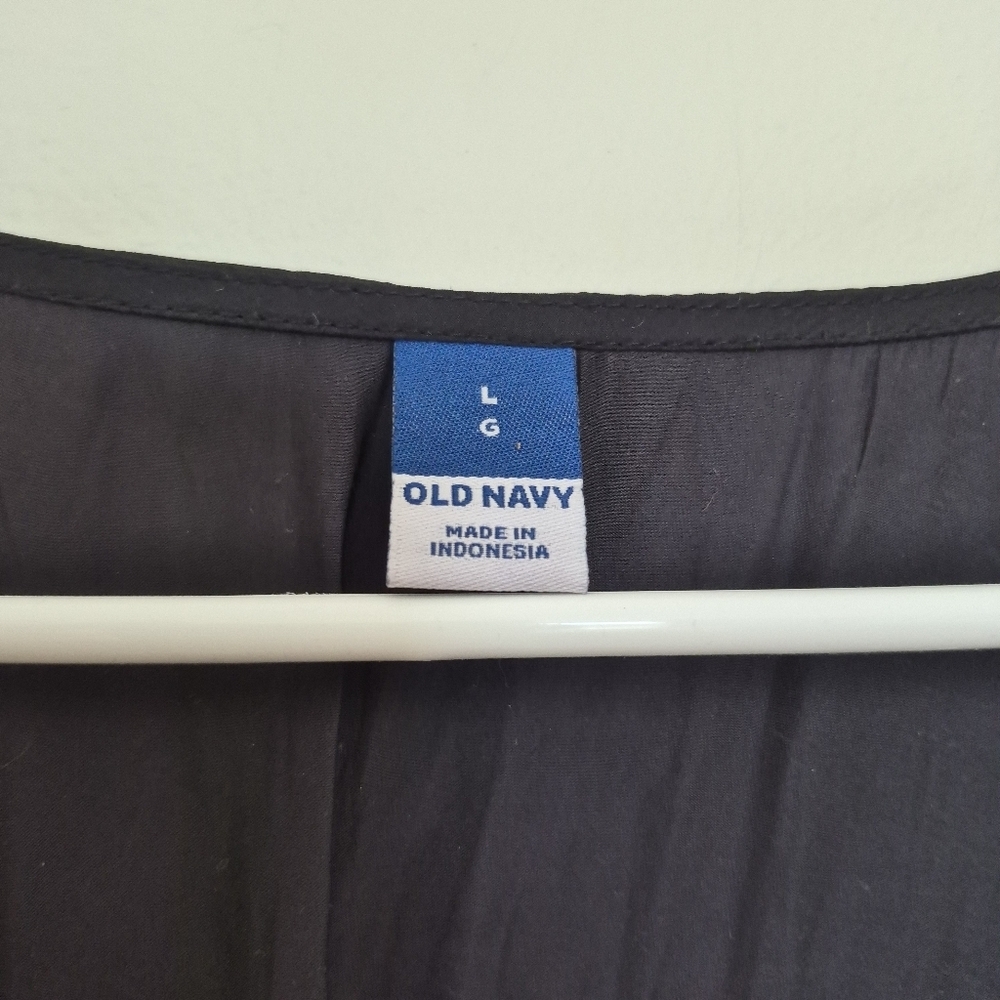 Old Navy Women's Black Wasit Defined Satin Shirred Tie Front Blouse Size Large - Picture 5 of 7